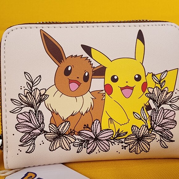 Loungefly Pokémon Pikachu & Eevee Floral Zip Wallet NEW - Picture 3 of 13